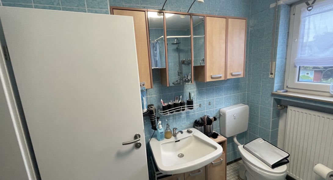 Badezimmer 1 vor der Renovierung