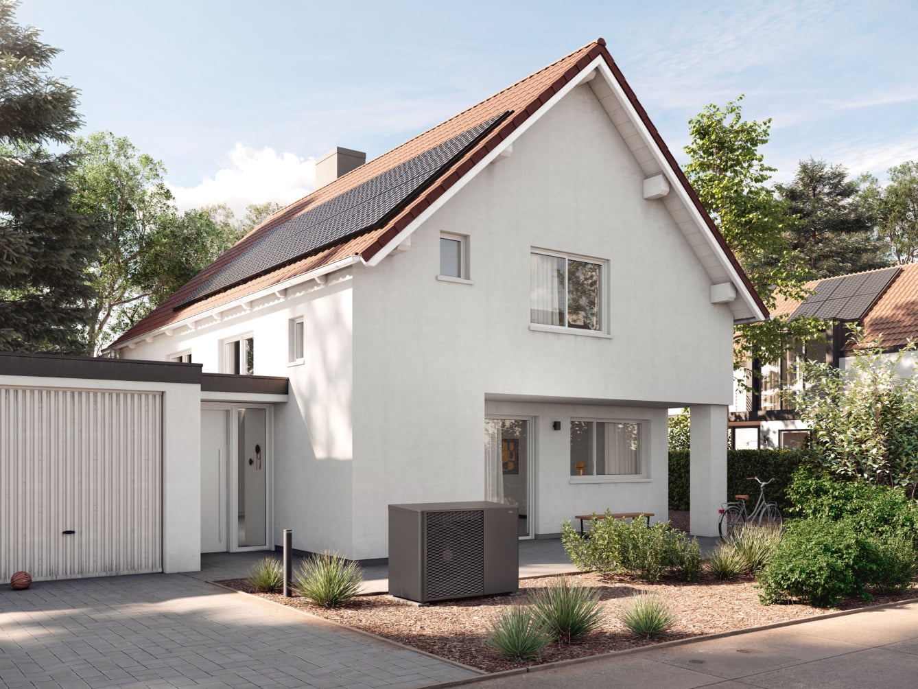 Hausansicht mit Wärmepumpe