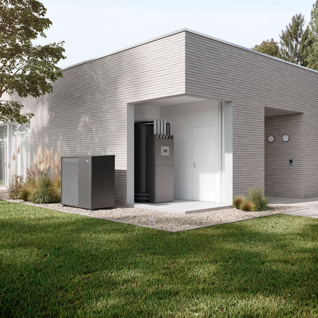Haus mit moderner Wärmepumpe